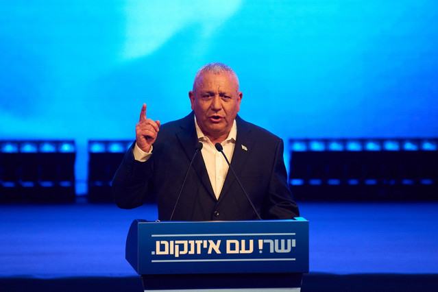 Πυρά Άιζενκοτ κατά Νετανιάχου – Τον κατηγορεί ότι ενδιαφέρεται περισσότερο για την εξουσία παρά για την ασφάλεια του Ισραήλ