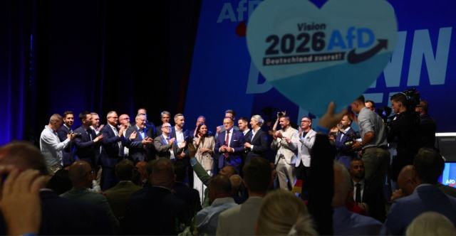 Σαρωτική νίκη για την ακροδεξιά AfD με 44% στη Σαξονία-Άνχαλτ: Οι έδρες, τα σενάρια κυβέρνησης και οι διεθνείς αντιδράσεις