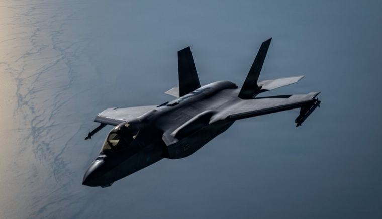 CENTCOM: 92 εμπορικά πλοία απομακρύνθηκαν από το Στενό του Hormuz – Περιπολίες με F-35A