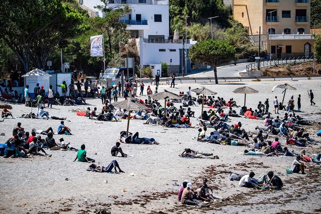 «Δεν υπάρχει αδιάσειστο στοιχείο ότι το Μαρόκο σχεδίασε» τη μαζική εισροή μεταναστών στη Θέουτα