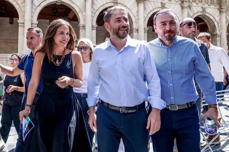 Ανδρουλάκης κατά Τσίπρα: «Υπάρχει ζήτημα αξιοπιστίας» – Βέλη για την Golden Visa και τα μέτρα της κυβέρνησης