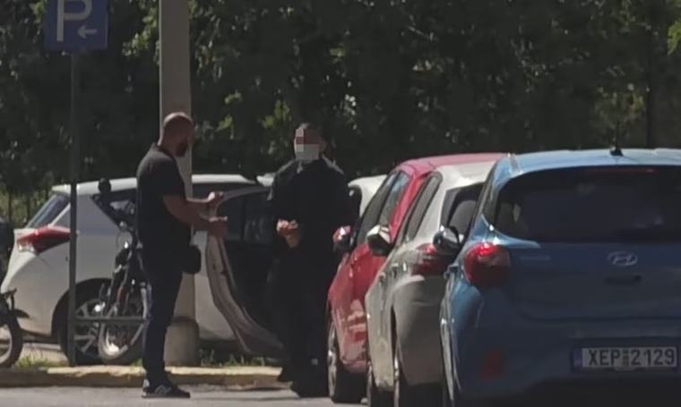 Κυψέλη: Στην Ευελπίδων οι γονείς του νεκρού βρέφους και ο 26χρονος Αφγανός – Η μεταγωγή τους [βίντεο]