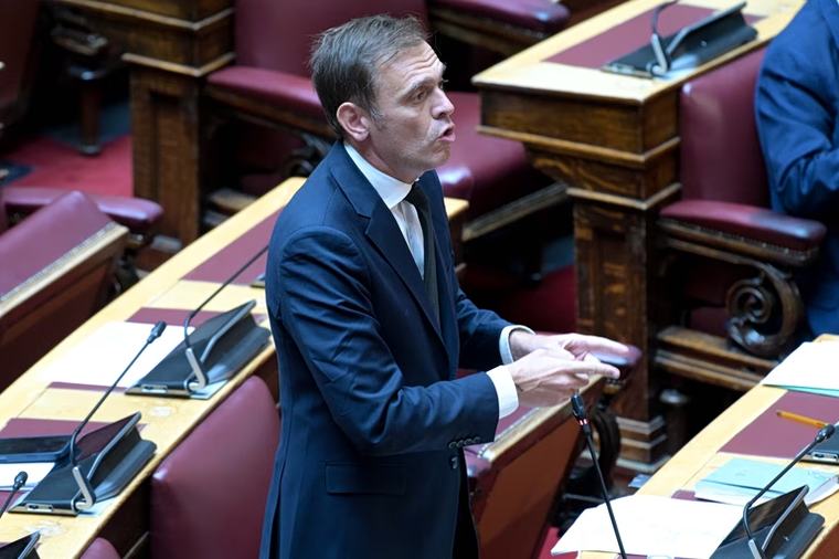Μαχαιριά Μάντζου στον Μητσοτάκη για την αποδοχή του Γρ. Δημητριάδη στη ΝΔ που μαζί με «τον Ντίλιαν εκβιάζουν τον πρωθυπουργό»