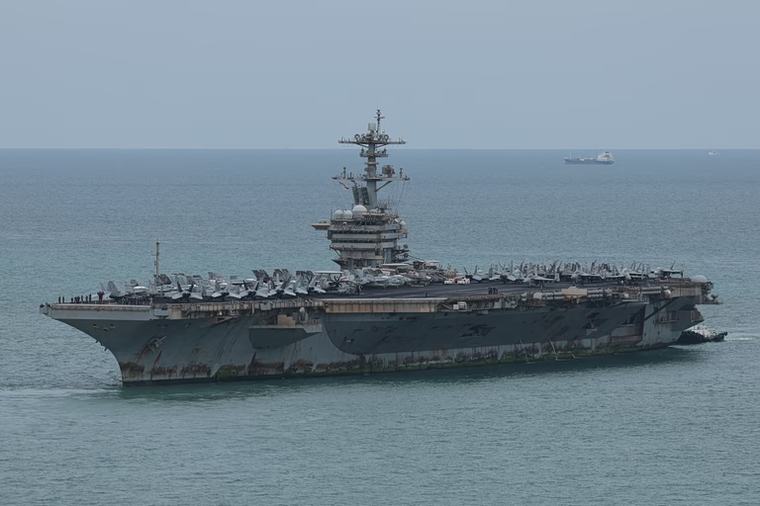 Αεροπλανοφόρο USS Lincoln: Σκουριασμένο από την πλώρη μέχρι την πρύμνη