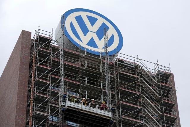 Γερμανία: 50.000 θέσεις εργασίας καταργεί η Volkswagen – Και κίνδυνος λουκέτου σε 4 εργοστάσια
