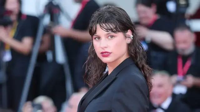 Δανάη Παππά: Λαμπερή εμφάνιση στο κόκκινο χαλί του Φεστιβάλ Βενετίας 2026 για την πρεμιέρα του "Ink" (Εικόνες)