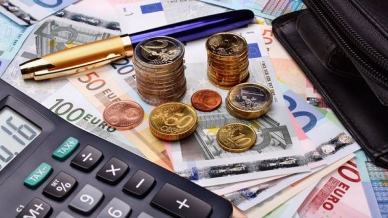 Τι θα βάλουν στην τσέπη τους εργαζόμενοι και συνταξιούχοι από τις εξαγγελίες Μητσοτάκη – Όλα τα ποσά και οι ημερομηνίες