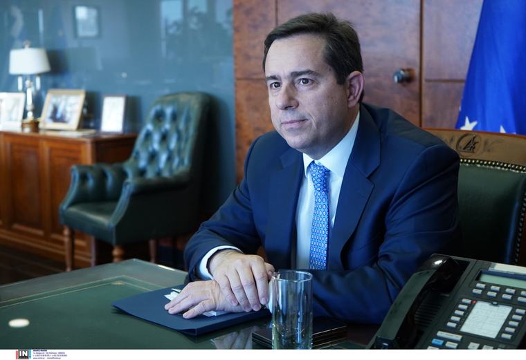 Νότης Μηταράκης: «Δεν συμφωνώ με τέτοιες αναγραφές στα σχολικά βιβλία, θεωρώ ότι πρέπει να γίνει μια επανεξέταση»
