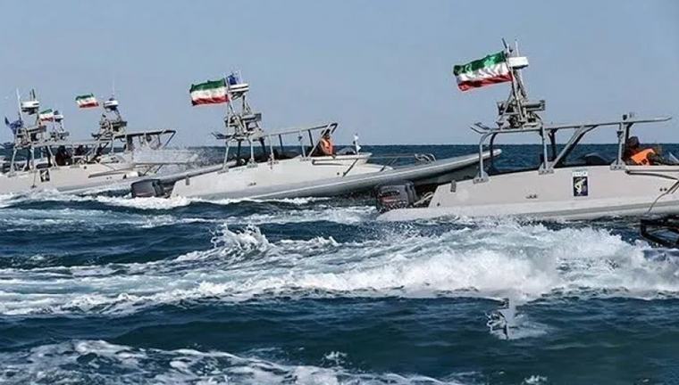 Διοικητής Ναυτικού των IRGC: Κάθε ύποπτη κίνηση πλοίου θα το καθιστά στόχο - Σκληρή απάντηση για την επίθεση σε τάνκερ