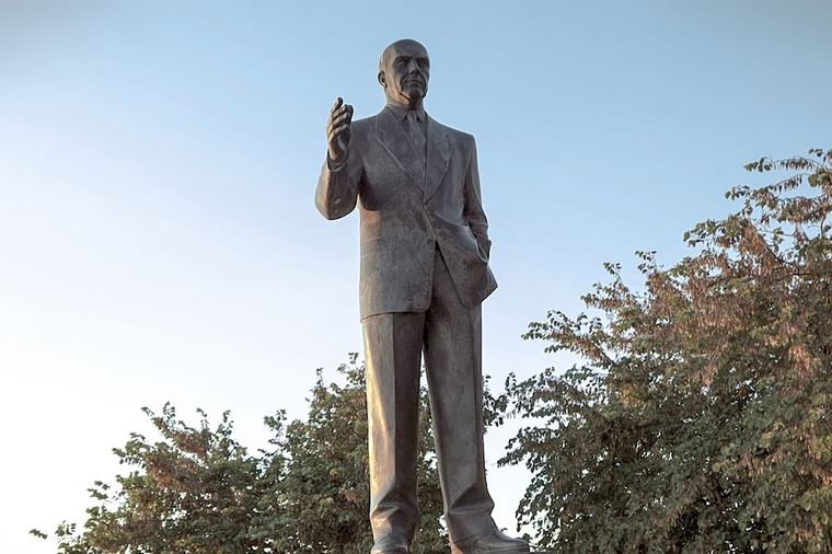 Ο Γιώργος Α. Παπανδρέου, υποδέχεται το «B» στο Καλέντζι: Ιστορίες από το χωριό που γέννησε 3 πρωθυπουργούς