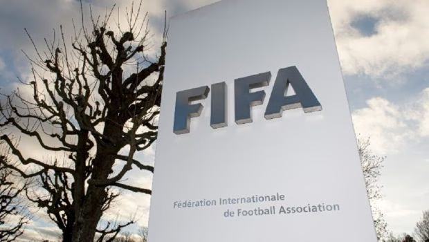 FIFA: Παγκόσμιος αποκλεισμός σε πρώην διαιτητή για κρυφές φωτογραφίες και βίντεο γυναικών στα αποδυτήρια