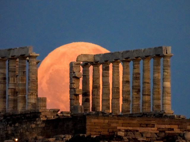 Η Αυγουστιάτικη Πανσέληνος γίνεται η πιο ατμοσφαιρική έξοδος του καλοκαιριού