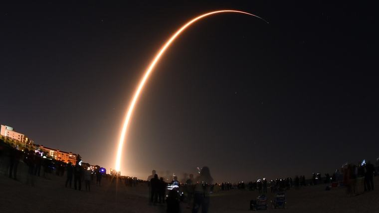 Συναγερμός στον ρωσικό στρατό: Δορυφόροι Starlink εμφανίστηκαν πάνω από τη Μόσχα