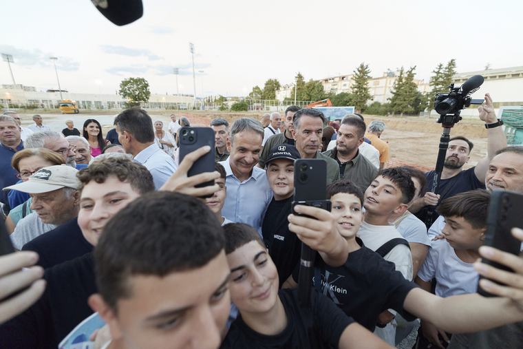 ΔΕΘ 2026: Η συνάντηση του Κυριάκου Μητσοτάκη με τους δημοσιογράφους και το δείπνο με τη Μαρέβα – Το πάρτι της ΟΝΝΕΔ και όσα συζήτησε με τους νέους