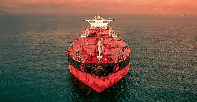 Πετρέλαιο: Έπιασε ξανά τα $96 το Brent – Ο Βανς υποστηρίζει ότι οι διελεύσεις από το Ορμούζ έχουν αποκατασταθεί