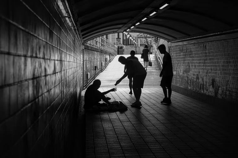 Η παγκόσμια κατάταξη της γενναιοδωρίας – Ποιοι βάζουν πιο βαθιά το χέρι στην τσέπη